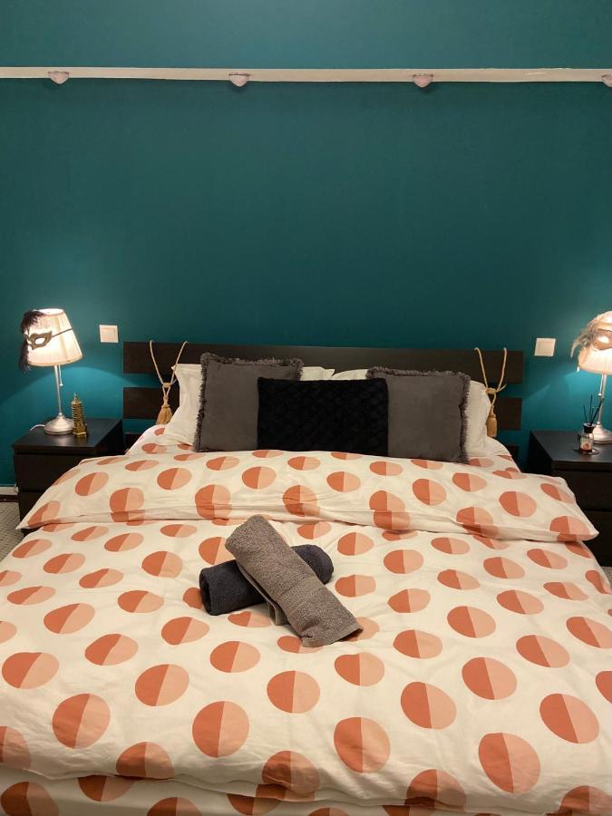 Comfy Apartment With Private Parking And Netflix Bukarest Eksteriør billede