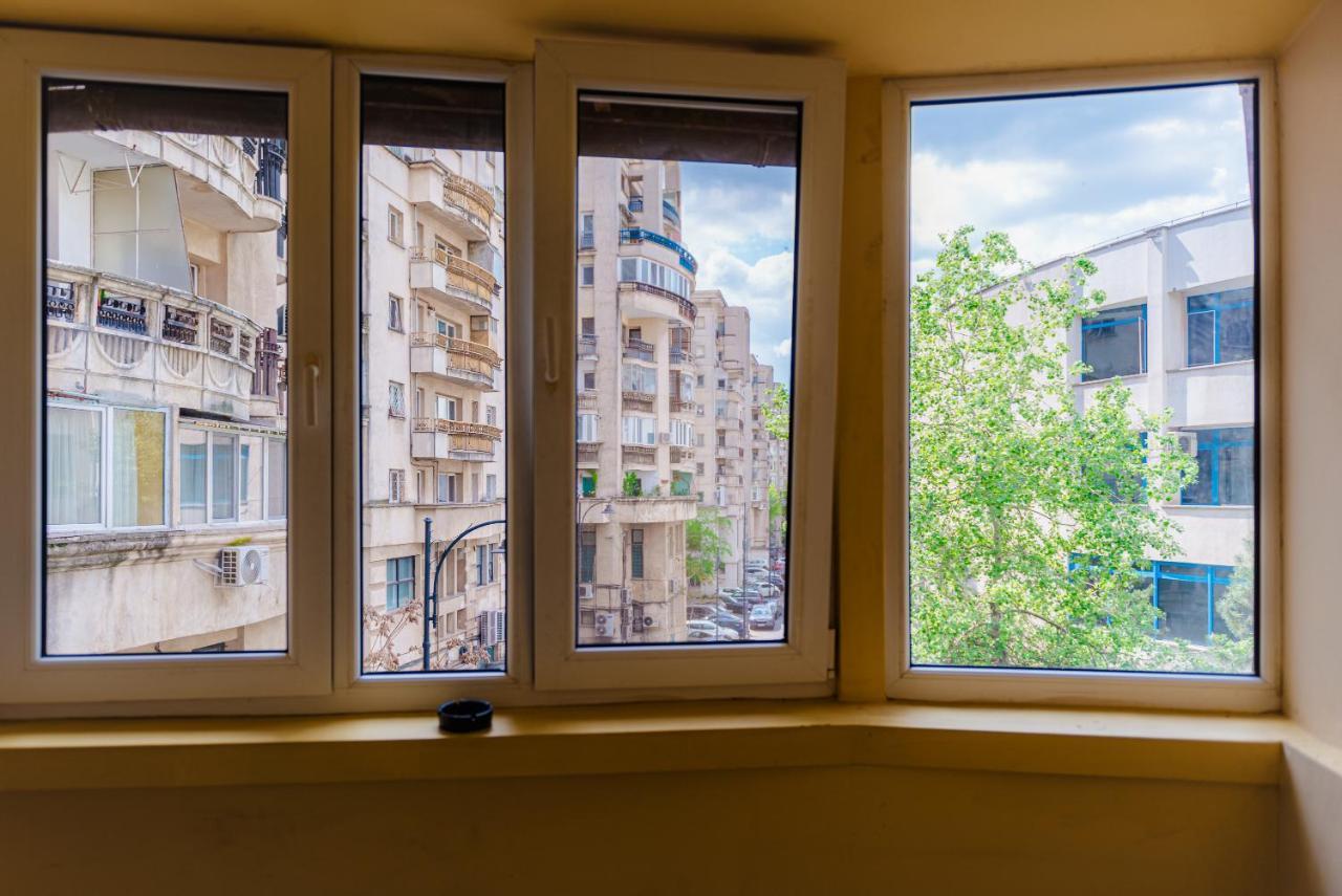 Comfy Apartment With Private Parking And Netflix Bukarest Eksteriør billede
