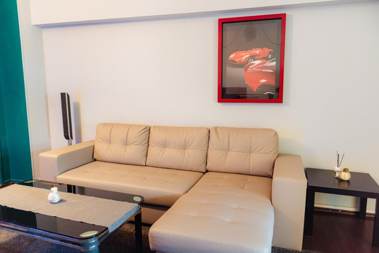 Comfy Apartment With Private Parking And Netflix Bukarest Eksteriør billede