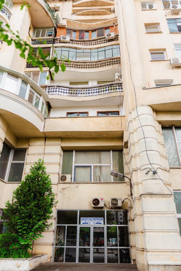 Comfy Apartment With Private Parking And Netflix Bukarest Eksteriør billede
