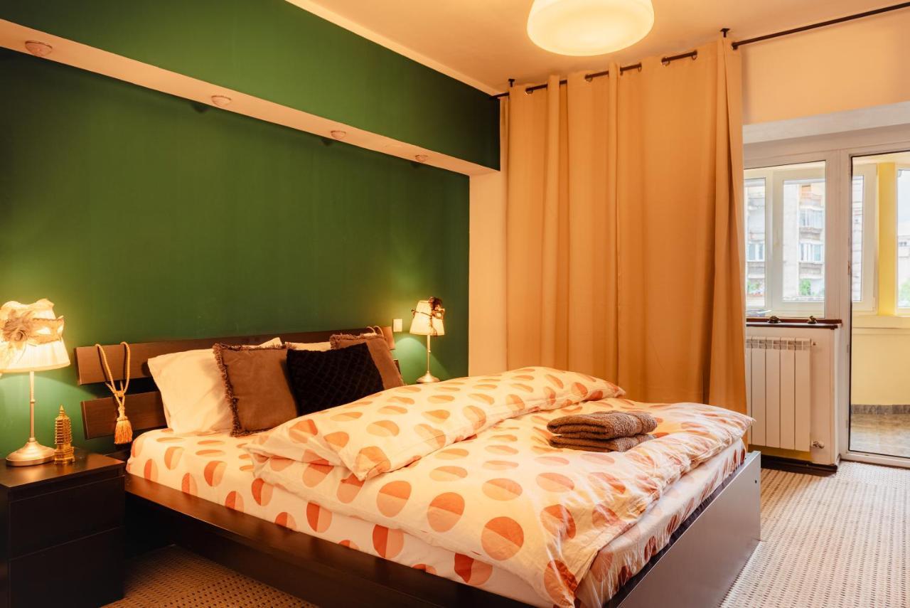 Comfy Apartment With Private Parking And Netflix Bukarest Eksteriør billede