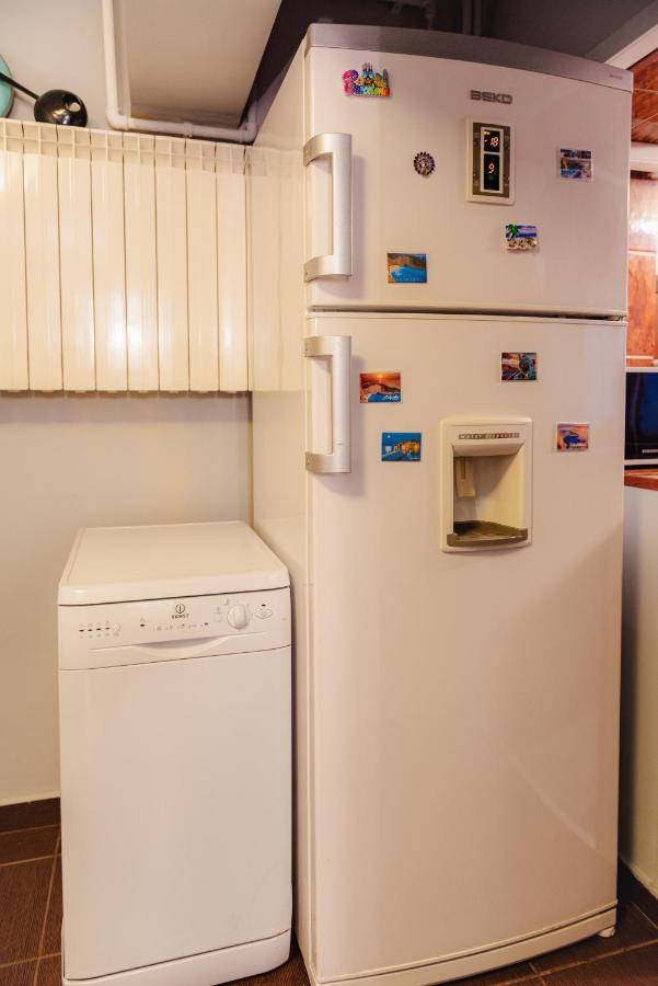 Comfy Apartment With Private Parking And Netflix Bukarest Eksteriør billede